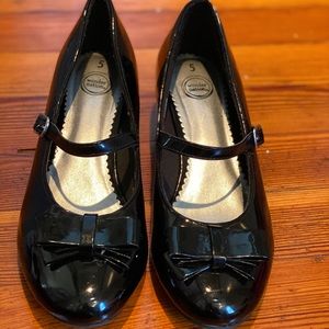Patent leather shoes